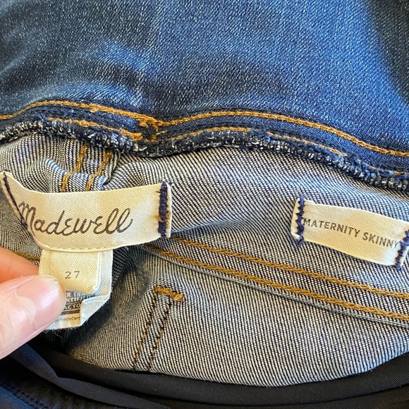 Madewell Maternity Over-the-Belly Skinny Jeans in Danny Wash: TENCEL™ Denim 27 - Picture 9 of 10